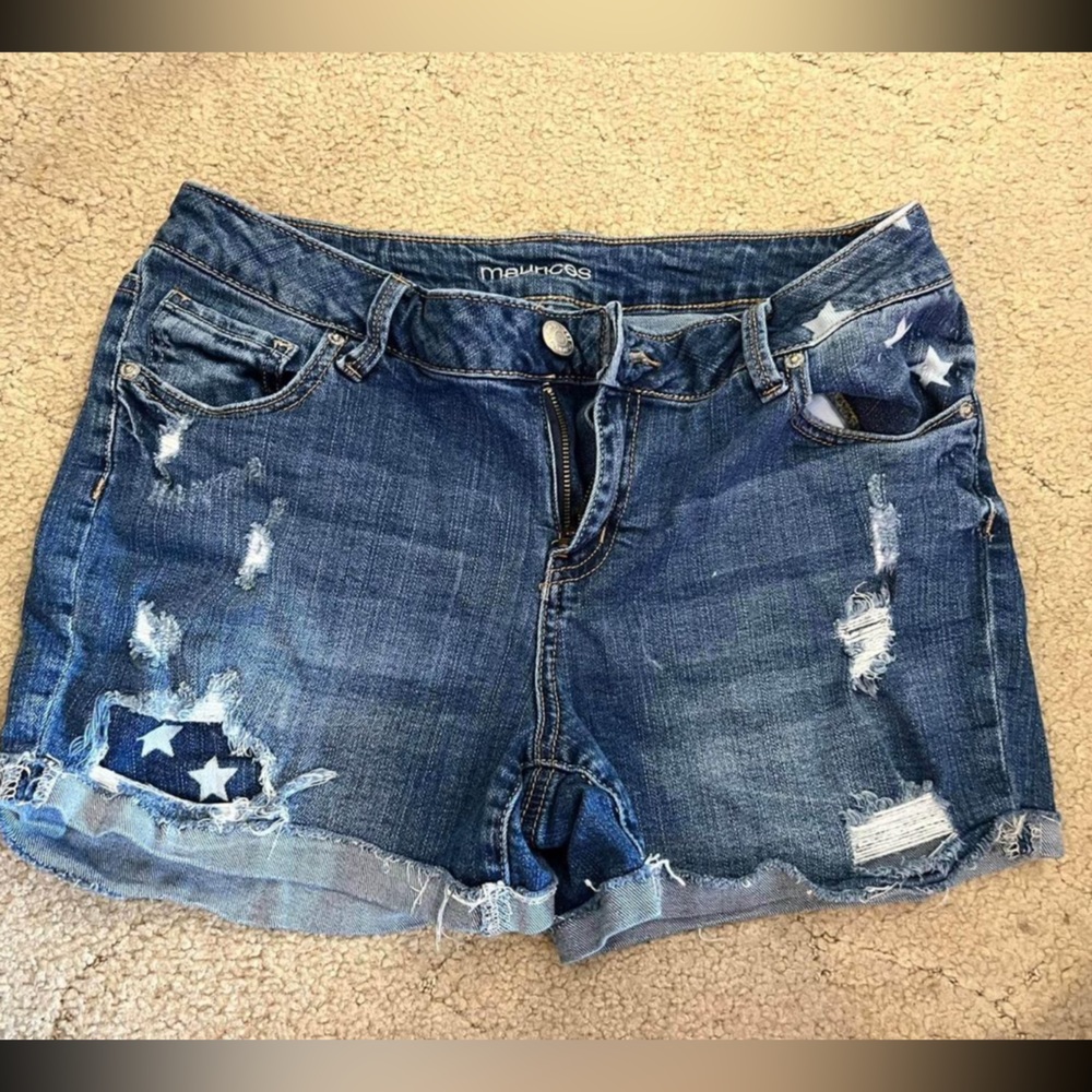 Maurice’s jeans
Size 9/10
